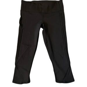 Lululemon Black Leggings Capri-Length Performance Wear